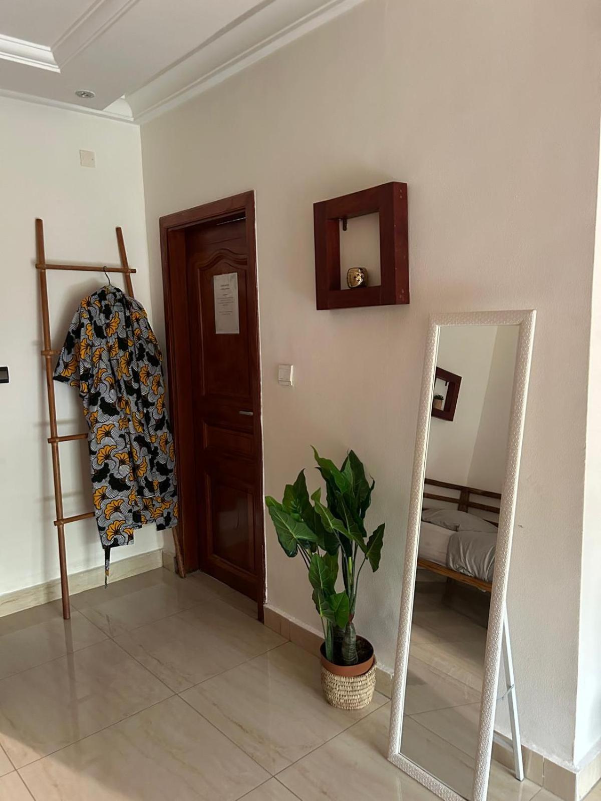 L'Oasis Guesthouse Cotonou Eksteriør bilde